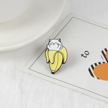 Cat Banana Enamel Pins Cartoon Animal Fruit Brooches Badge Denim jeans Lapel Pin Cute Kitten Jewelry Gift for Friends Kids