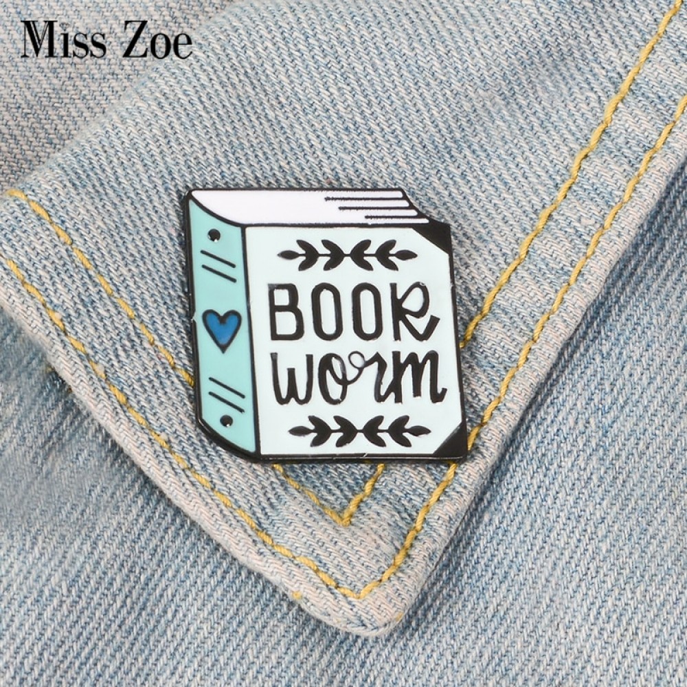 Blue book Enamel Pins Cartoon Reading Brooches Badge Denim jeans Lapel Pin Cute Book Lover Jewelry Gift for Friends Kids