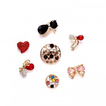 Winter New Lady Fashion Brooch Sparkling Crystal Rhinestones Large Snowflake Brooch Pins Jewelry Brooches Women Christmas Gift