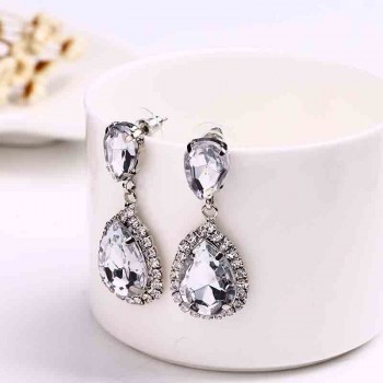 YFJEWE Bride Earrings Cosmetic Geo ZhaoHao Popular Rhinestone Crystal Drop Earring For Wedding Dress Fashion Baldpates  #E043