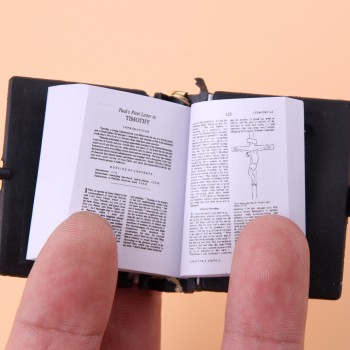 English Spanish Mini HOLY Bible Keychain Religious Christian Jesus Cross Key Chain Women Prayer God Bless Gift Souvenirs Keyring