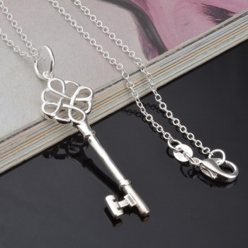 OMHXZJ Wholesale Personality Fashion OL Woman Girl Party Gift Silver Hollow Key 925 Sterling Silver Charm Pendant Necklace CH90