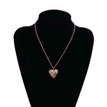 2018 New Creative Heart Shape Hollowed Photo Secret Medallion Necklace Alloy Pendant Necklace Set Friends Couples Gifts Jewelry