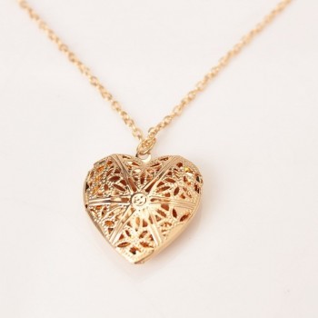 2018 New Creative Heart Shape Hollowed Photo Secret Medallion Necklace Alloy Pendant Necklace Set Friends Couples Gifts Jewelry