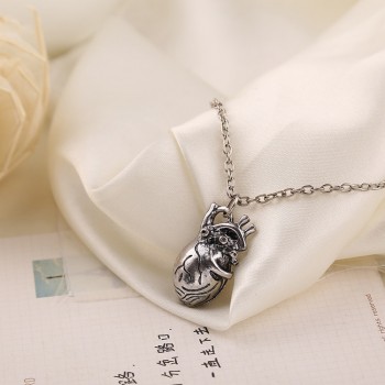 Unique Retro 3D Anatomical Human Hollow Heart Pendant Necklace Sweater Chain