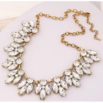 Women Bib Statement Luxury Rhinestone Necklace for a Classic Elegant Design Jewelry Colar For Gift Statement Necklaces N221