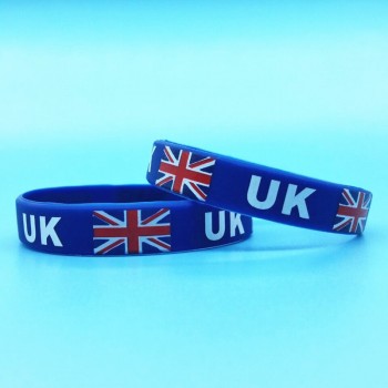 2pcs UK Flag Sport Silicone Wrist Band Football Fans Wristband Mens Hologram Bracelet Bangle Souvenir Gift Accessories 2018