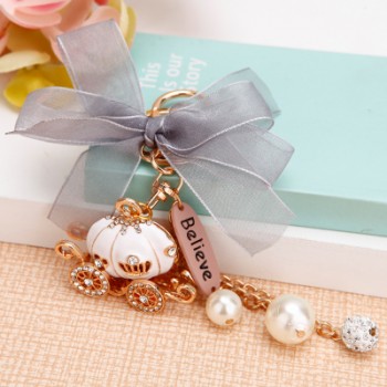 Creative gift cute princess pumpkin car keychain crystal car key holder female rhinestone bag pendant key chain