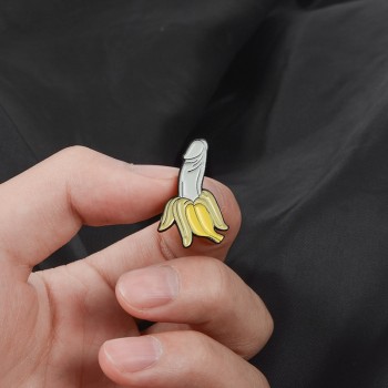 Dick Banana pins Food pin Fruit pin Banana brooche Brooches Gift for men denim Badges Cute Kawaii Jewelry Decorations
