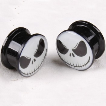 2017 Fashion Nightmare 1 Pair Big Ear Gauges Piercing Plugs Tunnels Screw Fit Ear Stretching For Women Personality Body Jewelry