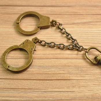 Police Officer Cosplay Creative Policewoman Handcuff Keychain Charms Pendant Car Key Keyring Handbag Key Chain Chaveiro