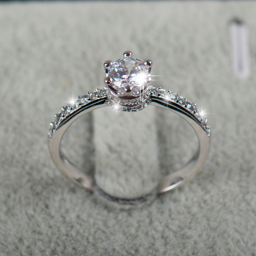 2018 NEW design Fashion Jewelry Luxury Women Engagement ring 925 sterling Silver 5A Zircon Wedding crown Rings