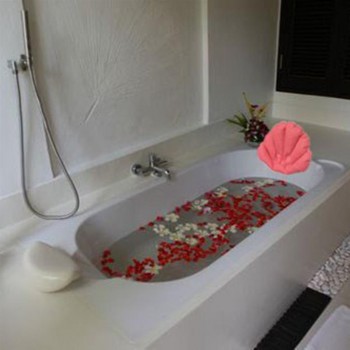 LUOEM Bath Pillow Inflatable Spa Pillow Soft Back Neck Cushion With Suction Cups for Bathtub Bathroom Random Color