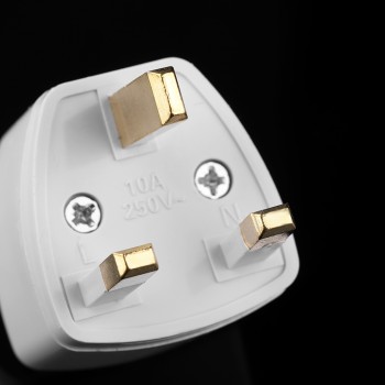 1PC Universal US EU AU Converter to UK HK AC Travel Power Plug Charger Adapter Connector UK plug White Three pins Socket Convert