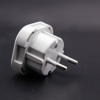 1pcs UK TO EU EUROPE EUROPEAN UNiVERSAL TRAVEL CHARGER ADAPTER PLUG CONVERTER 2 PiN Wall Plug Socket