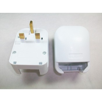 UK to EU schuko power plug converter uk adaptor with fuse,Germeny to UK Adaptor plug white Black 400 pieces