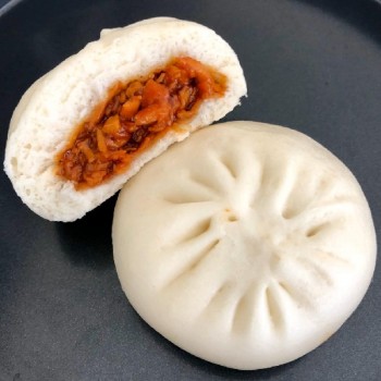 C02 - BBQ Chicken Bun BBQ鸡肉包